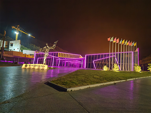 城市亮化是现代城市建设的重要组成部分，它不仅可以美化城市的夜景，还能提升城市的整体形象。随着科技的不断进步，城市亮化也得到了更多的关注和创新。本文将介绍一些关于城市亮化的创意和技术，帮助读者了解民丰城市亮化的重要性以及如何进行民丰城市亮化的规划和实施。